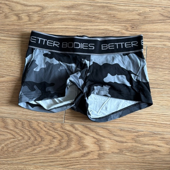 Better bodies grey camo shorts size smalll - Picture 4 of 6